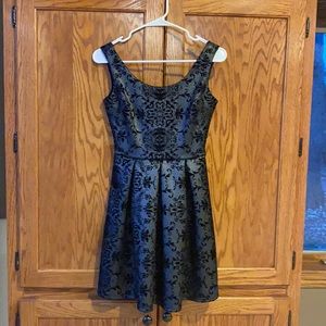 Soprano silver and black cocktail dress